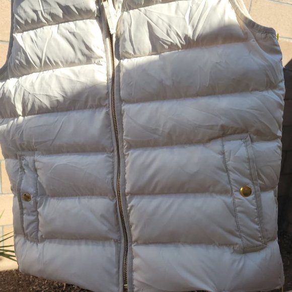 J Crew Vest 60% Down 40% Feather Size M side zips with pockets Full zip Beige - Picture 8 of 12
